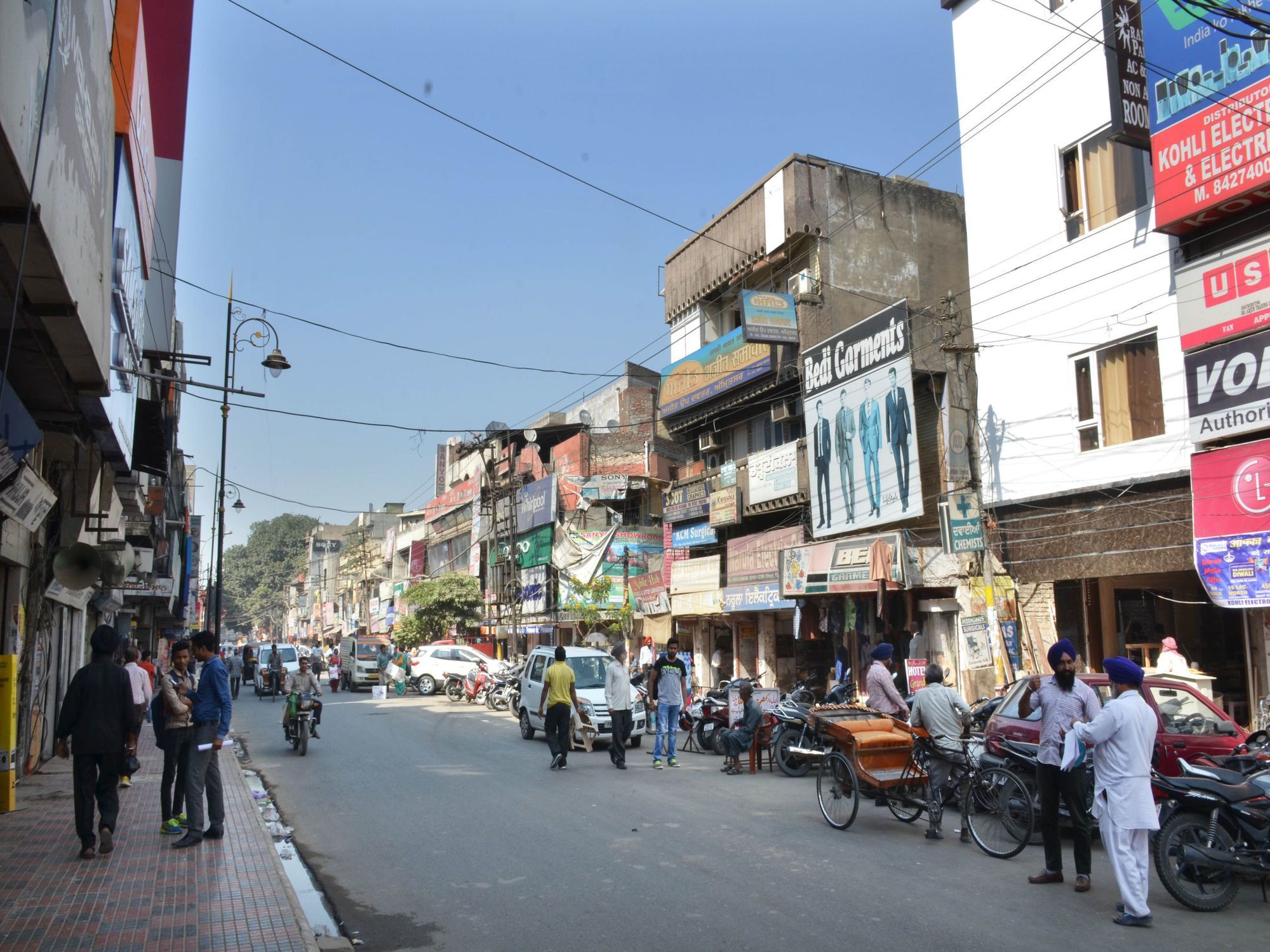 Oyo 7447 Grand Park Hotel Amritsar Bagian luar foto