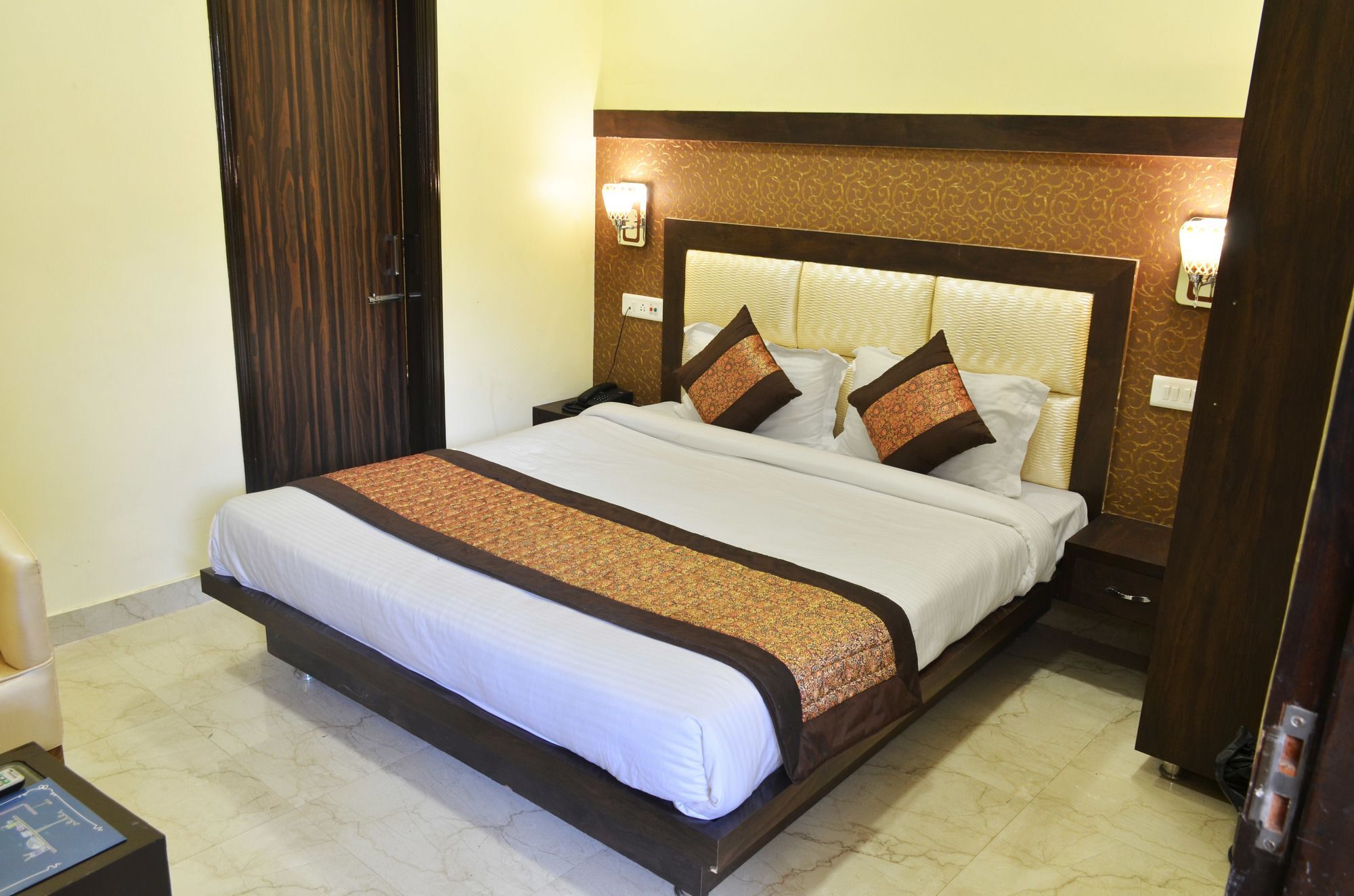 Oyo 7447 Grand Park Hotel Amritsar Bagian luar foto