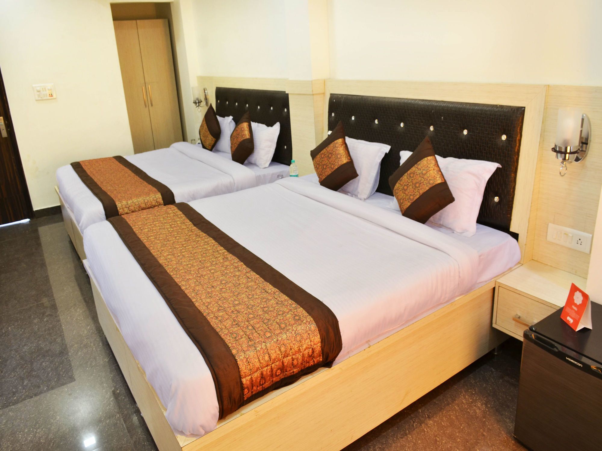 Oyo 7447 Grand Park Hotel Amritsar Bagian luar foto