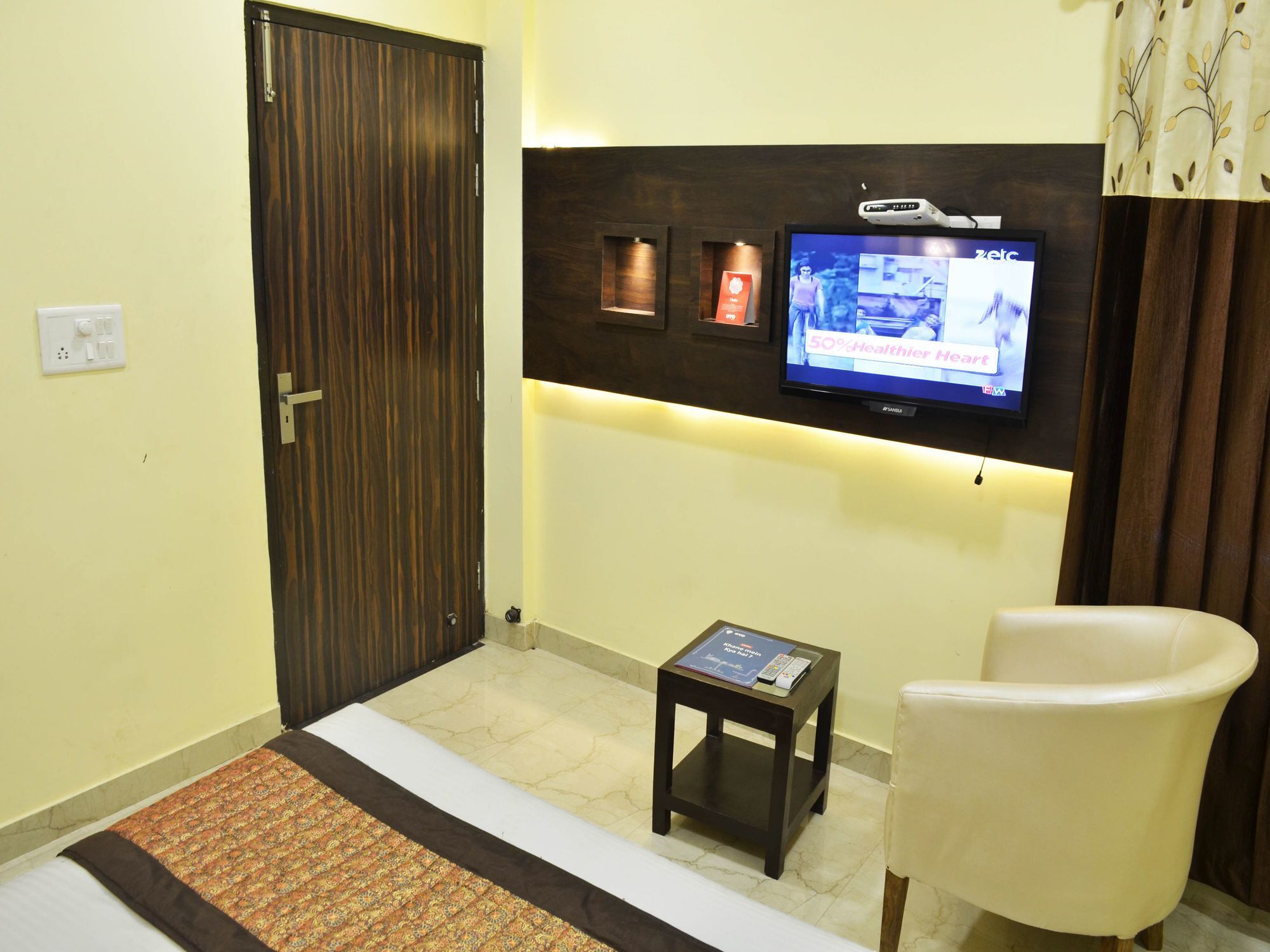 Oyo 7447 Grand Park Hotel Amritsar Bagian luar foto